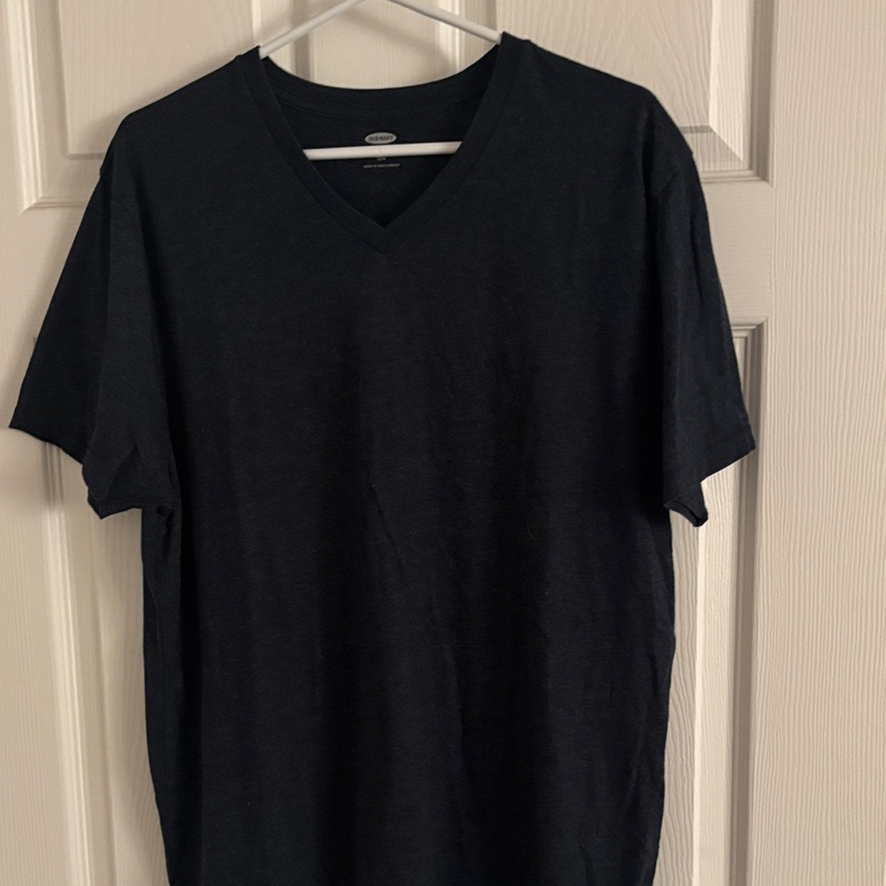 Old Navy Black V-Neck Men's Tee